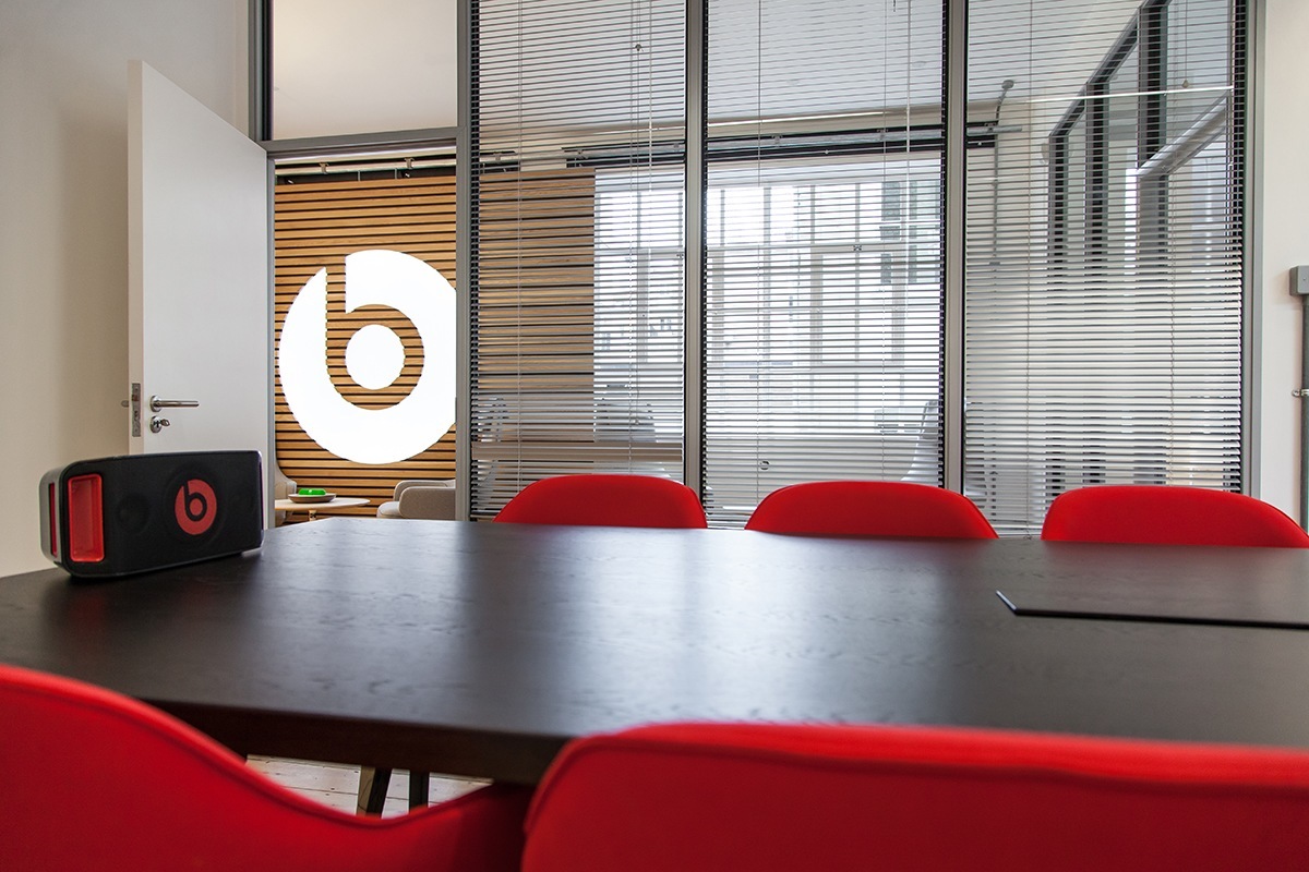 beats by dre corporate office